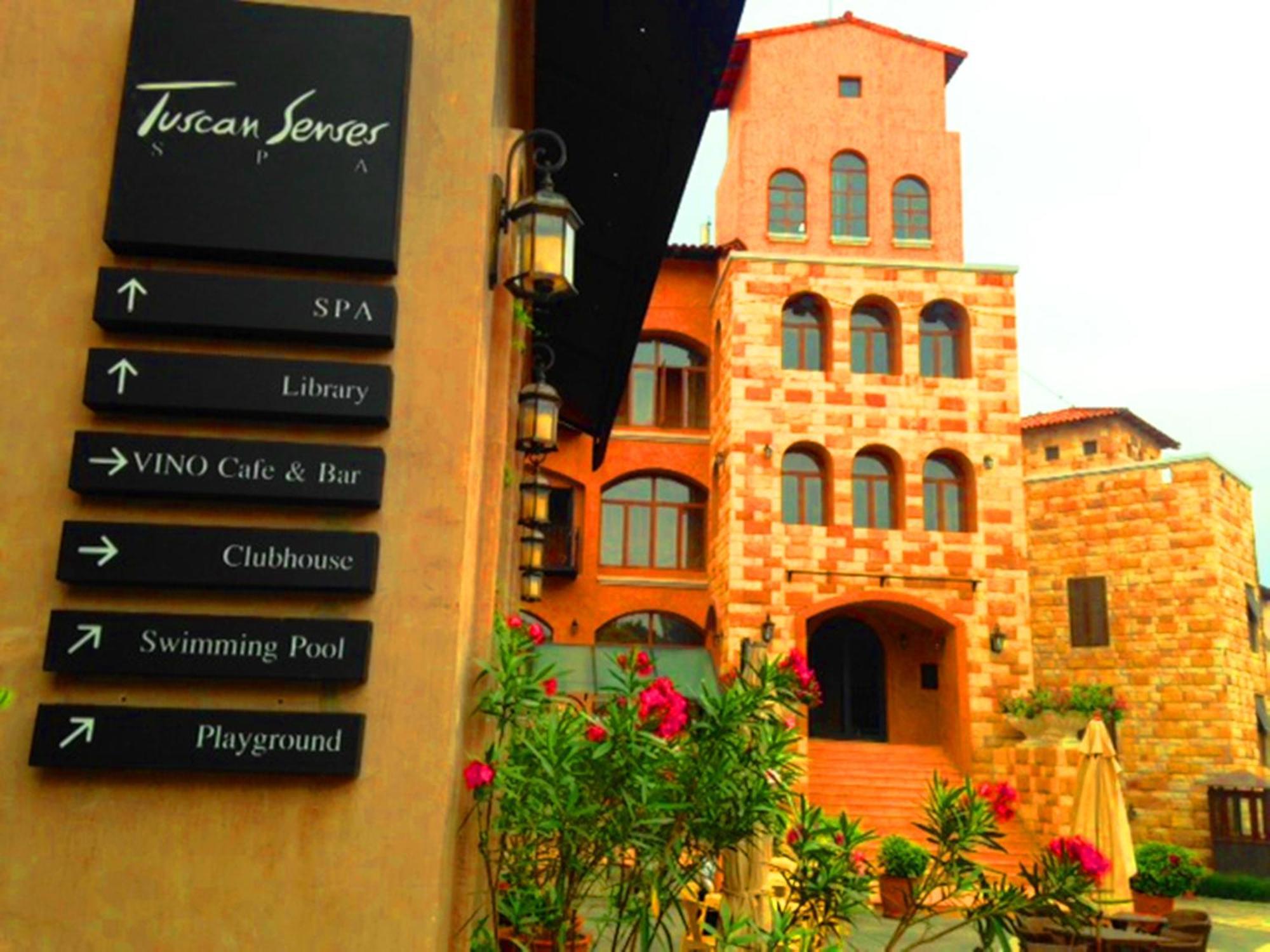 Toscana Town Square Suites Mu Si Extérieur photo