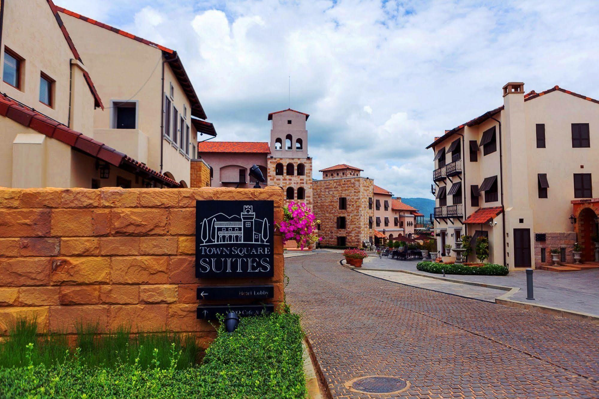 Toscana Town Square Suites Mu Si Extérieur photo