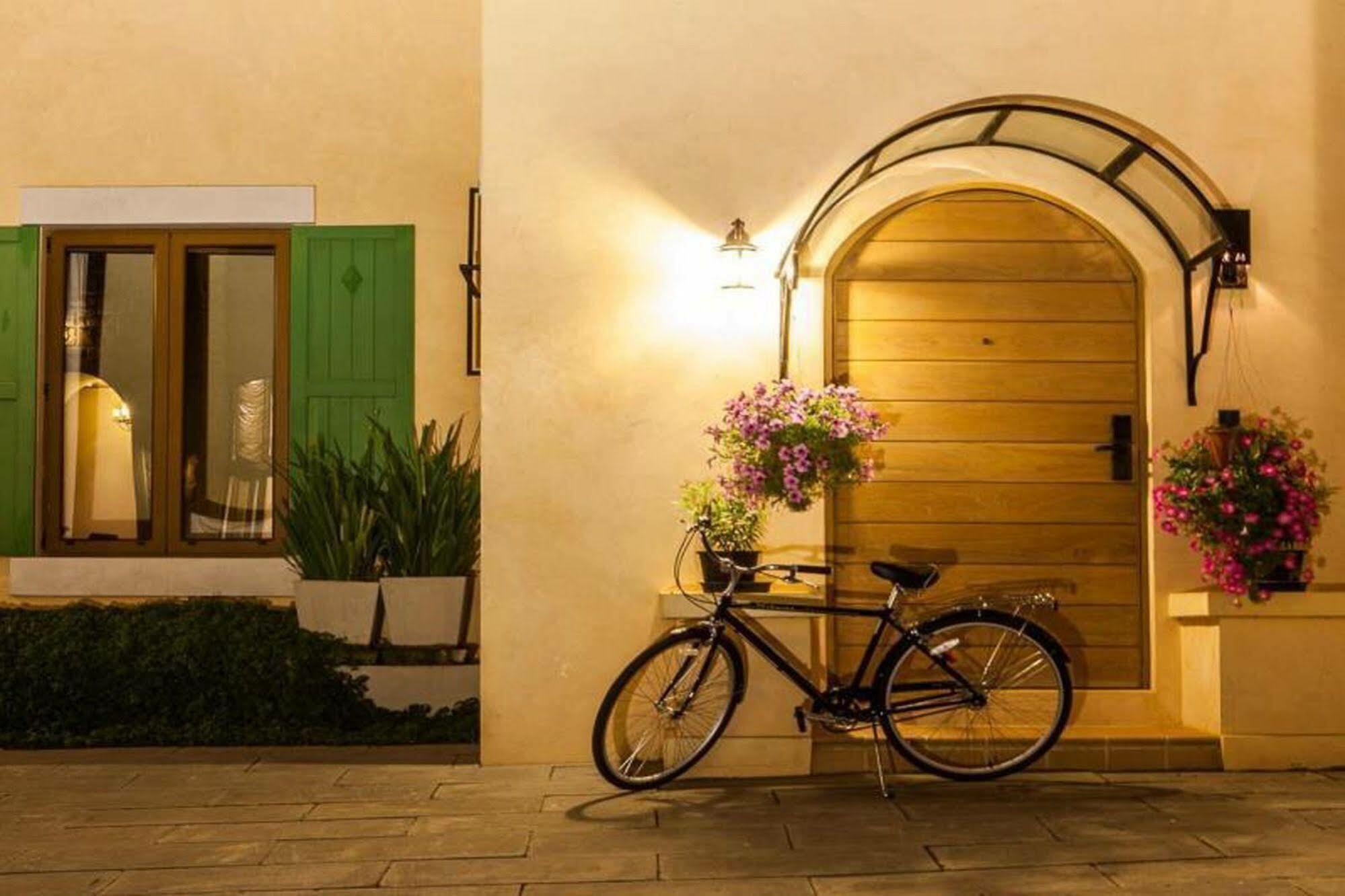 Toscana Town Square Suites Mu Si Extérieur photo